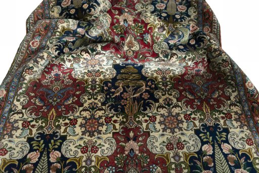 Corner detail of New Bakhtiar rug showing border pattern and Wool pile