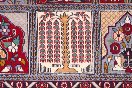 Close-up detail of 1960s Bakhtiar rug from Iran / Persia showing Wool weave