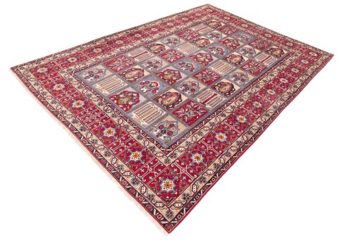 Close-up detail of 1960s Bakhtiar rug from Iran / Persia showing Wool weave