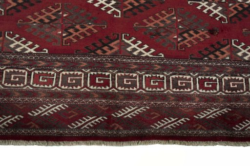 Central medallion detail of 1970s Baloch rug from Iran / Persia