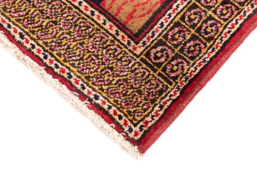 Central medallion detail of 1998s Baloch rug from Iran / Persia