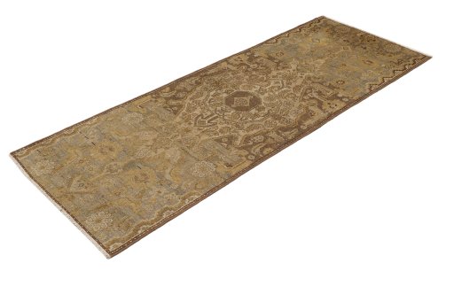 Corner detail of 1900s Bibikabad rug showing border pattern and Wool pile