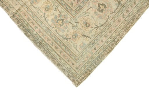 Backside of handmade 1900s Dorokhsh rug showing knot structure and weave density
