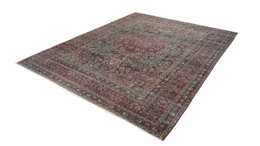 Corner detail of 1920s Dorokhsh rug showing border pattern and Wool pile