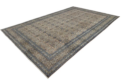 Corner detail of 1910s Dorokhsh rug showing border pattern and Wool pile