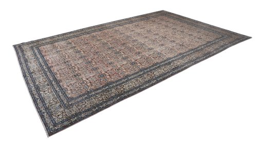 Close-up detail of 1910s Dorokhsh rug from Iran / Persia showing Wool weave