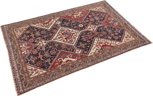 Corner detail of 1900s Ghashghai rug showing border pattern and Wool pile