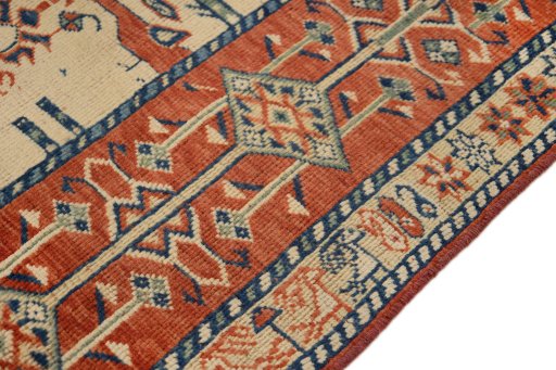Central medallion detail of 2000s Ghashghai rug from Iran / Persia