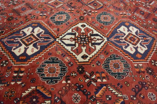 Central medallion detail of 2000s Ghashghai rug from Iran / Persia