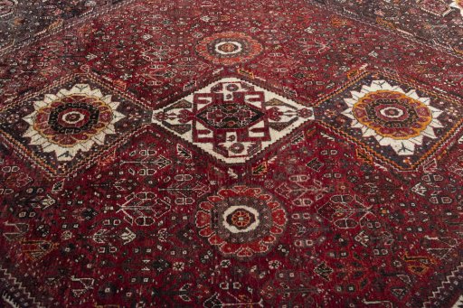Central medallion detail of 2000s Ghashghai rug from Iran / Persia