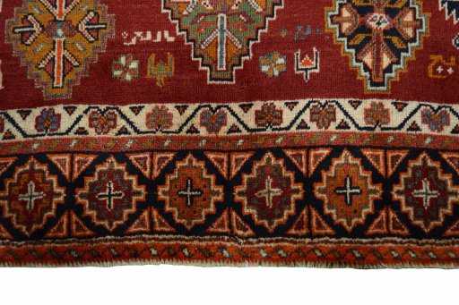 Central medallion detail of 2000s Ghashghai rug from Iran / Persia