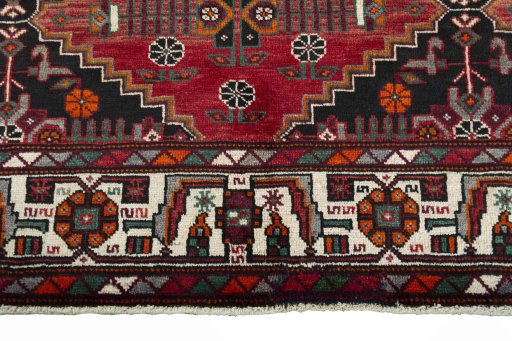 Central medallion detail of 2000s Hamedan rug from Iran / Persia