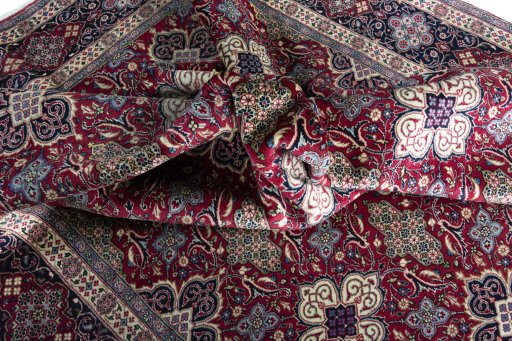 Close-up detail of New Hamedan rug from Iran / Persia showing Cork weave