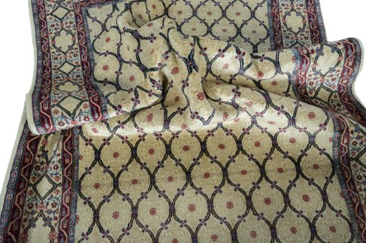Corner detail of 1970s Hamedan rug showing border pattern and Wool pile
