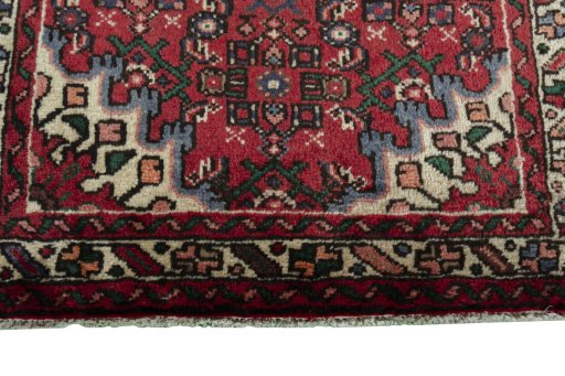 Close-up detail of New Hamedan rug from Iran / Persia showing Wool weave