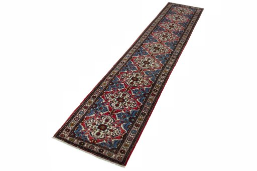 Corner detail of New Hamedan rug showing border pattern and Wool pile