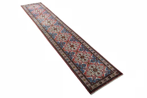 Close-up detail of New Hamedan rug from Iran / Persia showing Wool weave