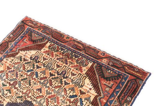 Surface texture of 1992s Hamedan rug with natural Wool and intricate pattern