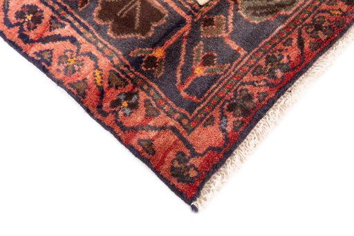 Central medallion detail of 1975s Hamedan rug from Iran / Persia