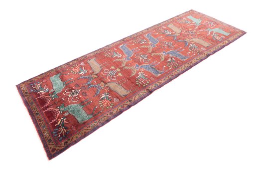 Corner detail of 1996s Hamedan rug showing border pattern and Wool pile