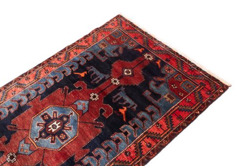 Surface texture of 1999s Hamedan rug with natural Wool and intricate pattern