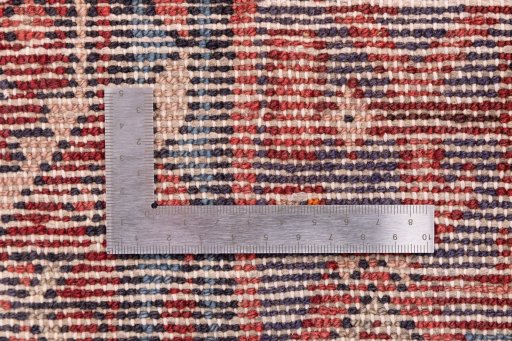 Corner detail of 1986s Hamedan rug showing border pattern and Wool pile