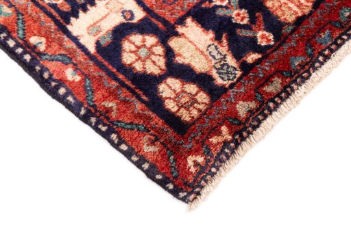 Central medallion detail of 1980s Hamedan rug from Iran / Persia