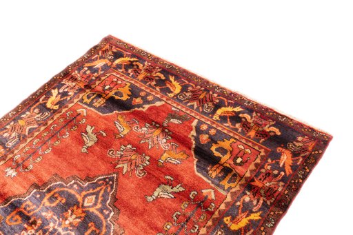 Surface texture of 1995s Hamedan rug with natural Wool and intricate pattern