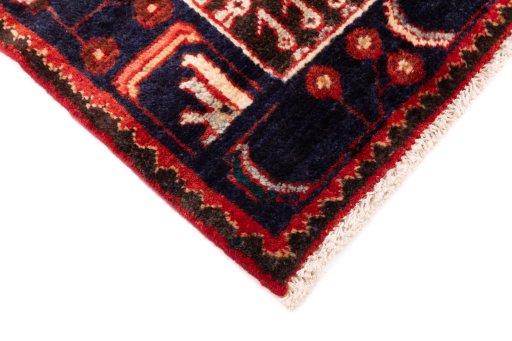 Central medallion detail of 1975s Hamedan rug from Iran / Persia