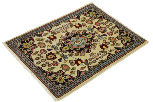 Corner detail of 1990s Hamedan rug showing border pattern and Wool pile