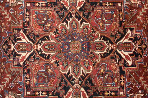 Central medallion detail of 1940s Heriz rug from Iran / Persia