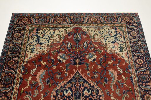 Surface texture of 1920s Heriz rug with natural Wool and intricate pattern