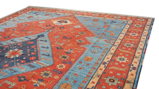 Surface texture of 1990s Heriz rug with natural Wool and intricate pattern