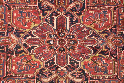 Central medallion detail of 1940s Heriz rug from Iran / Persia
