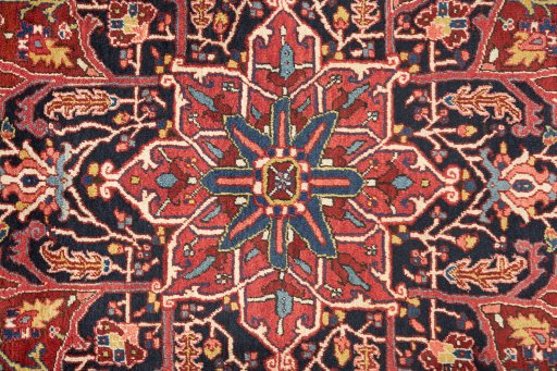 Central medallion detail of 1940s Heriz rug from Iran / Persia