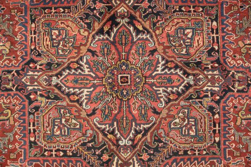 Central medallion detail of 1940s Heriz rug from Iran / Persia