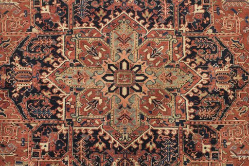Central medallion detail of 1940s Heriz rug from Iran / Persia
