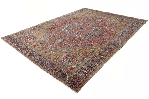 Corner detail of 1930s Heriz rug showing border pattern and Wool pile