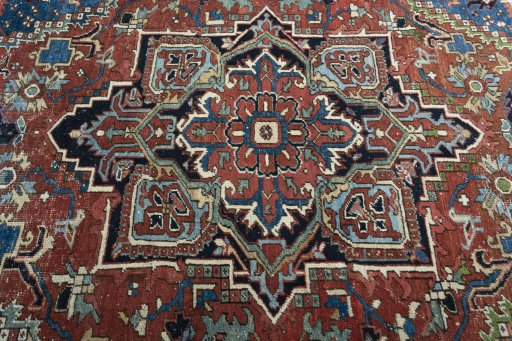 Central medallion detail of 1930s Heriz rug from Iran / Persia