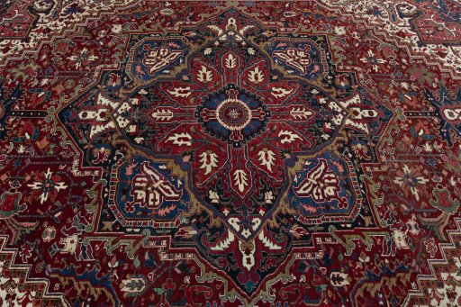 Central medallion detail of 1930s Heriz rug from Iran / Persia
