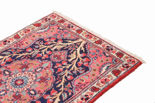 Surface texture of 1920s Heriz rug with natural Wool and intricate pattern