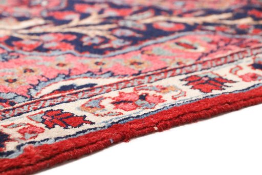 Central medallion detail of 1920s Heriz rug from Iran / Persia