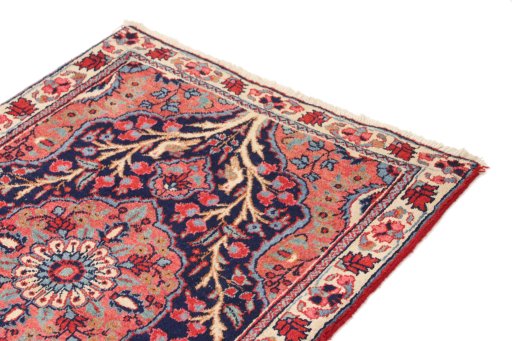 Surface texture of 1920s Heriz rug with natural Wool and intricate pattern