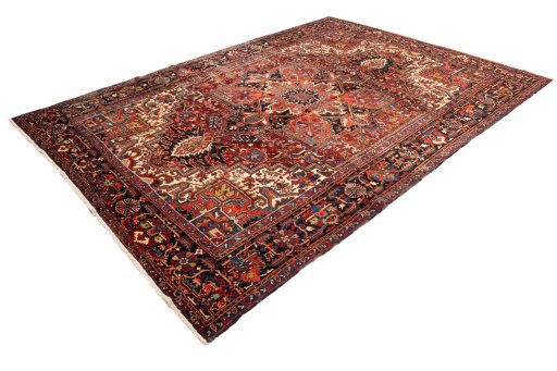 Corner detail of 2005s Heriz rug showing border pattern and Wool pile