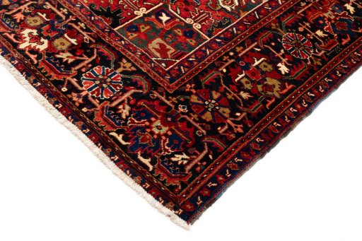 Central medallion detail of 2005s Heriz rug from Iran / Persia