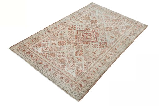 Corner detail of 1950s Joshagan rug showing border pattern and Wool pile