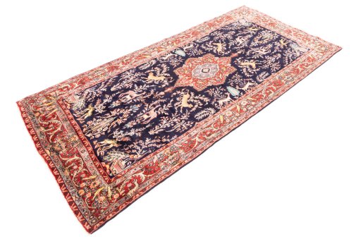 Corner detail of 1975s Koliai rug showing border pattern and Wool pile