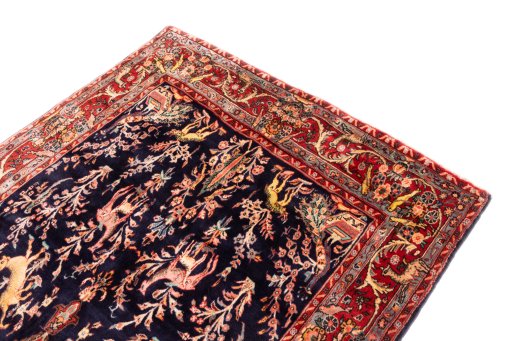 Surface texture of 1975s Koliai rug with natural Wool and intricate pattern