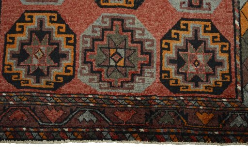 Central medallion detail of 2000s Kurdi rug from Iran / Persia