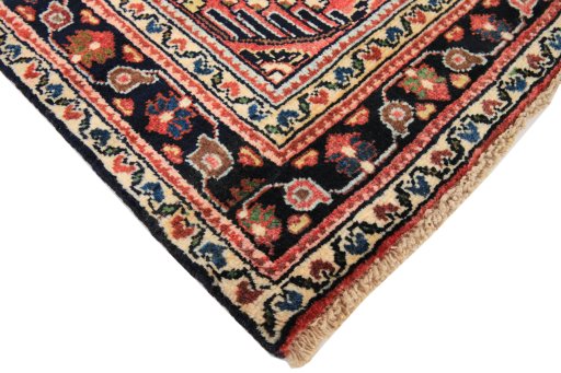 Central medallion detail of 1980s Lilian rug from Iran / Persia